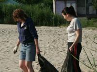 16 june 064 sveta and natasha cleaning the beach 1365